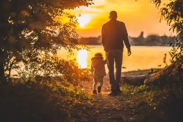 image of dad and child - parental alienation Kidderminster